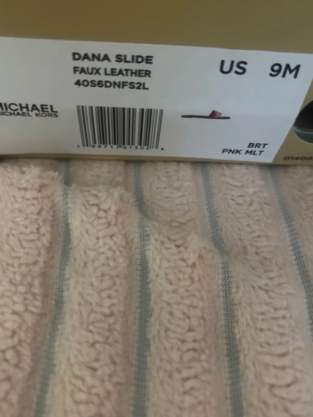 Michael kors sandals new with the box size 9